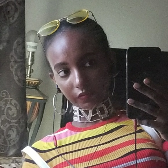 Meet your Posher, Adyam - Picture 1 of 1